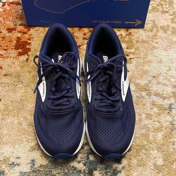 Brooks Beast GTS 24, M10.5EE - Picture 3 of 9